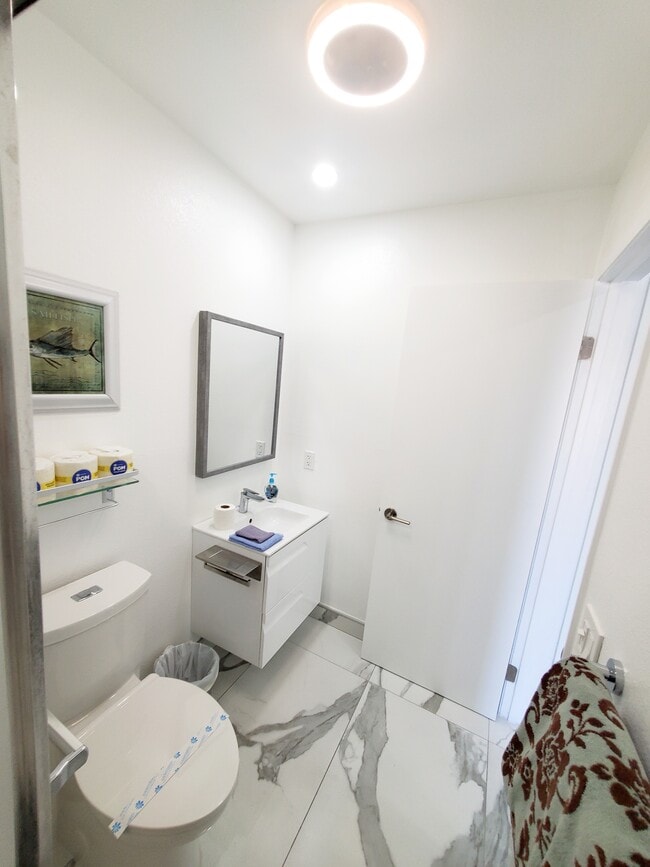 Building Photo - 464 S Calle Encilia