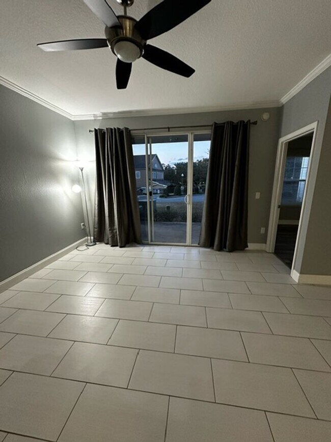 Building Photo - RESORT STYLE LIVING at the Barrington Park Condos!- Beautifully update 2/2 on Ground Floor!