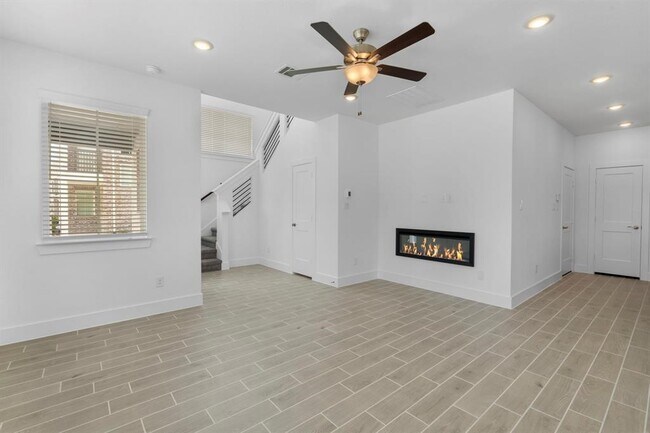 Building Photo - 1326 Shaded Rock Dr