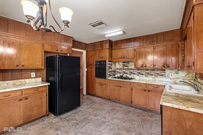 Building Photo - 2935 Salem Dr