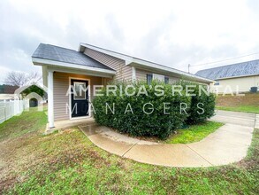 Building Photo - 15915 Lexie Dr