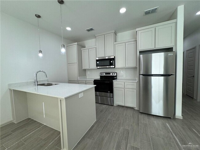 Building Photo - 16 N 58th St