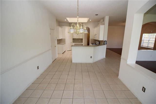 Building Photo - 9814 Honeysuckle Dr