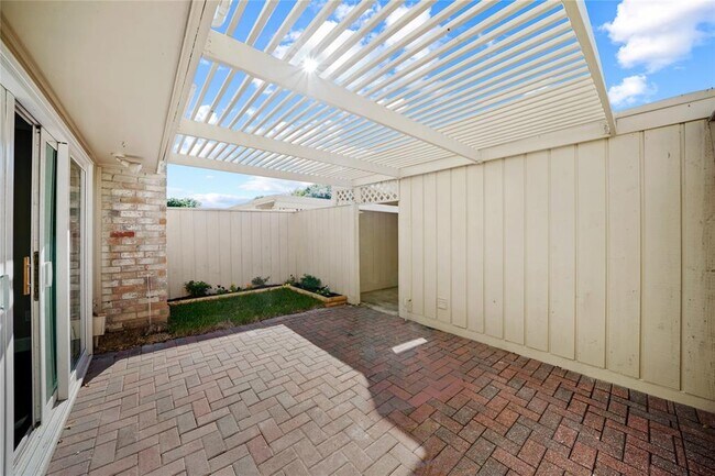 Building Photo - 2218 Winrock Blvd