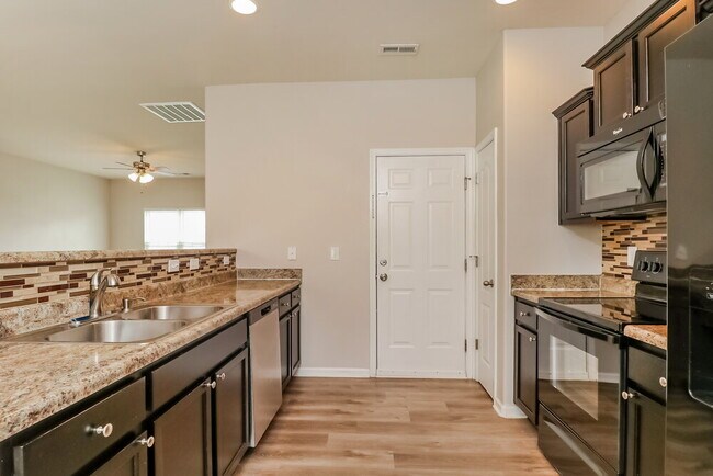 Building Photo - 1132 Aprilia Ln