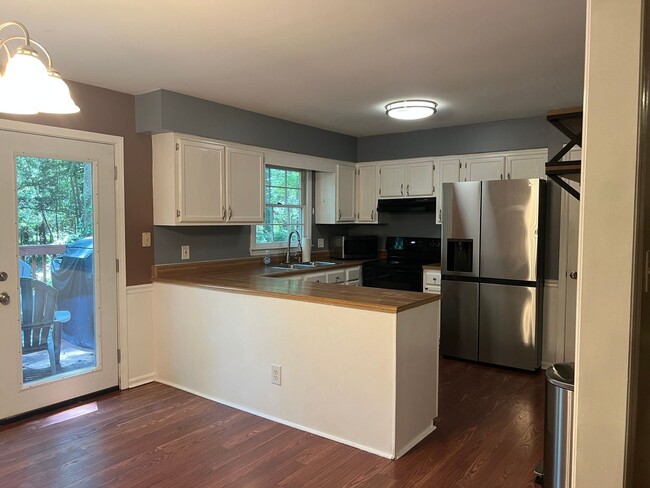 Building Photo - Charming 3BR House in Raleigh