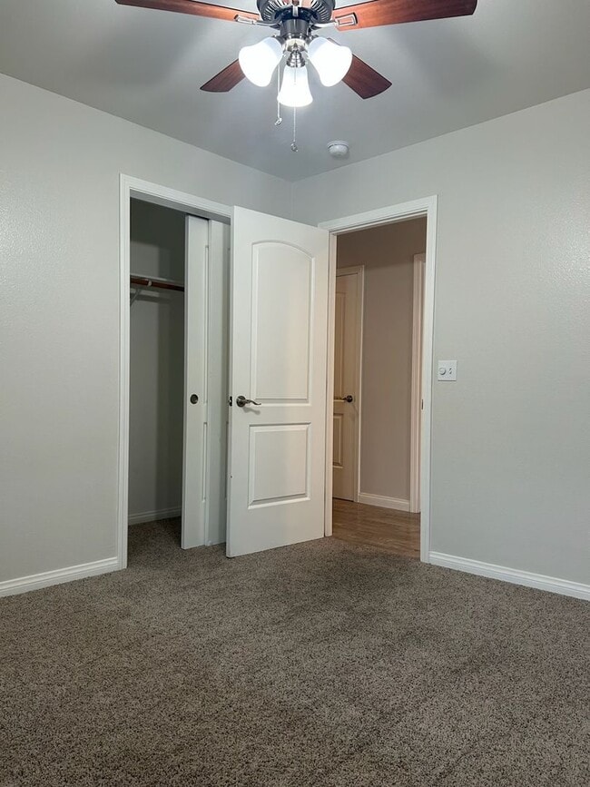 Building Photo - Please contact Vaughn Realty to set up an appointment, 760-446-6561