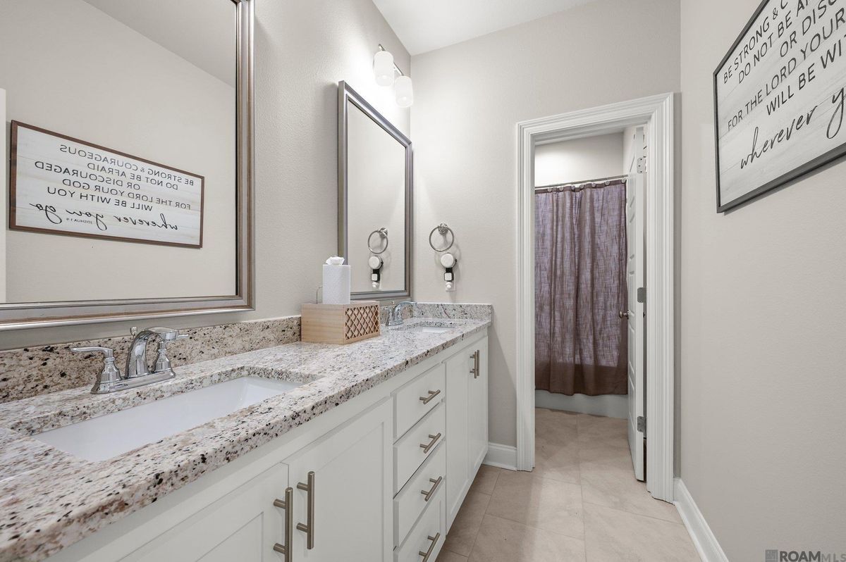 Building Photo - 5207 White River Rd