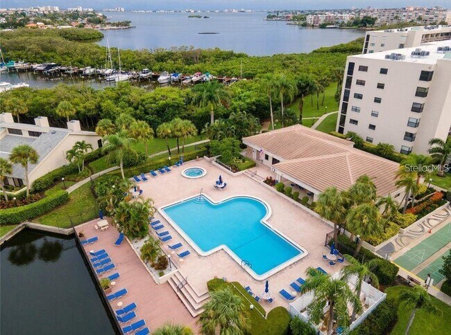 Building Photo - 1316 Pasadena Ave S