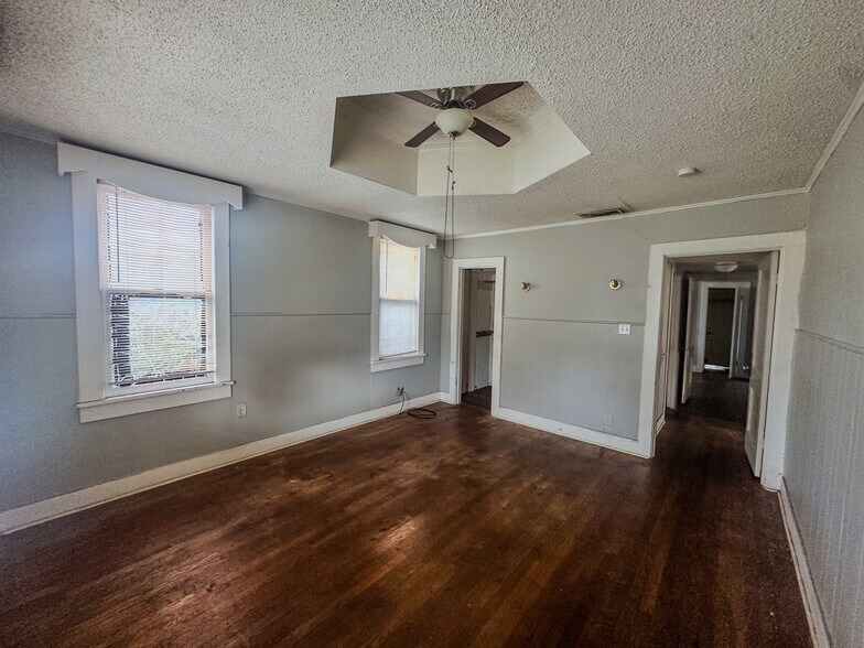 Building Photo - 1912 20th St