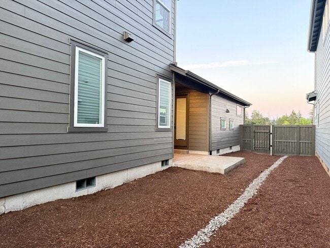 Building Photo - Brand New Home Located in Wine Country! Community Pool & Fitness Center (coming soon!)