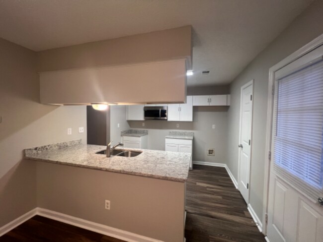 Building Photo - 8000 Marsha Woods Dr