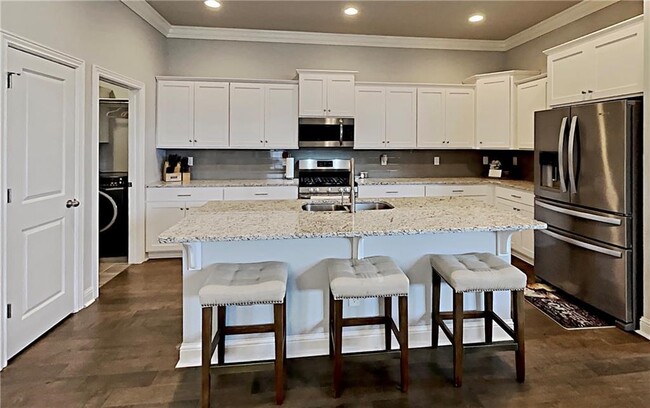 Building Photo - 4703 SW Lilly St