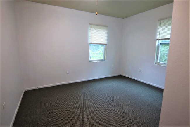 Building Photo - 1190 Alred St