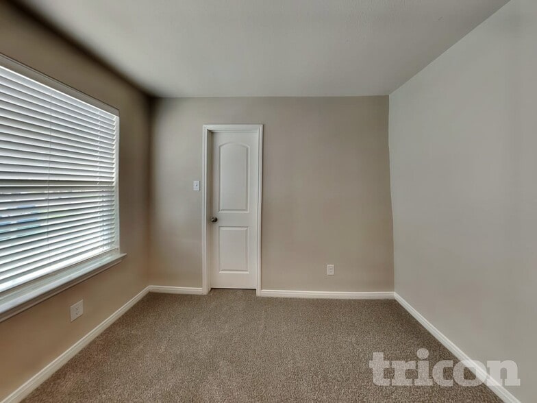 Building Photo - 3022 Citron Garden