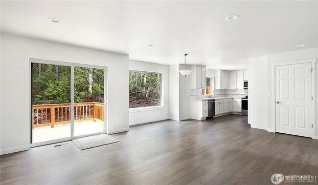 Building Photo - 319 Whitetail Lp