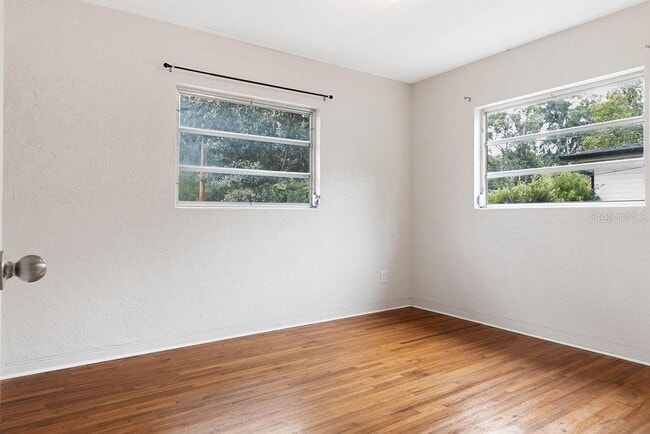 Building Photo - 1526 W Beresford Ave
