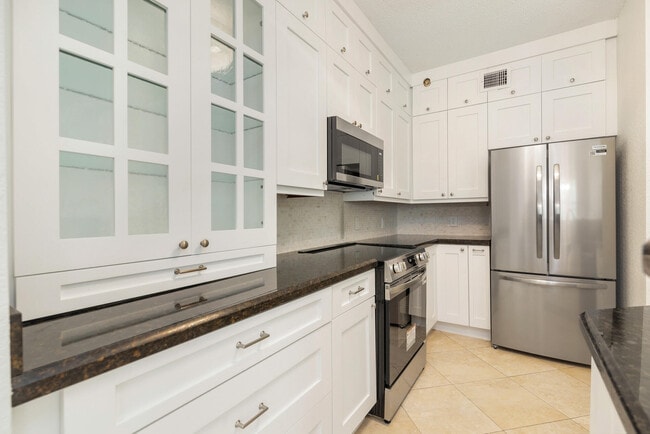 Building Photo - 1805 N Flagler Dr