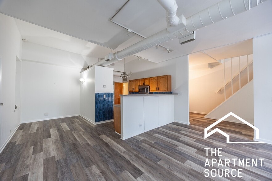 Building Photo - 1844 W Henderson St