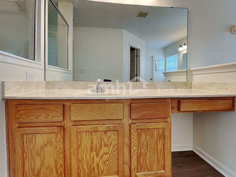 Building Photo - 14070 Eagle Feathers Dr