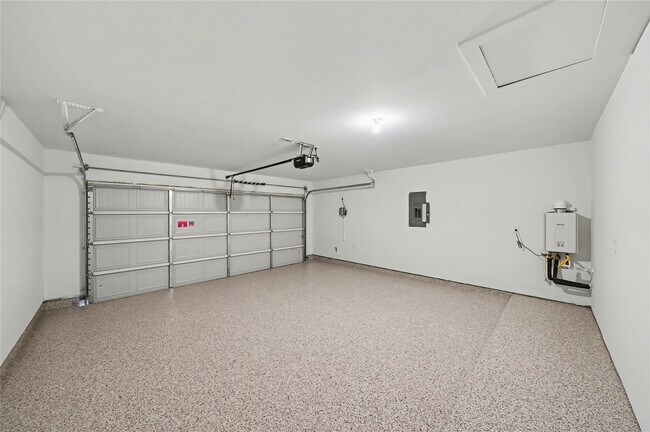 Building Photo - 3930 Langridge Dr