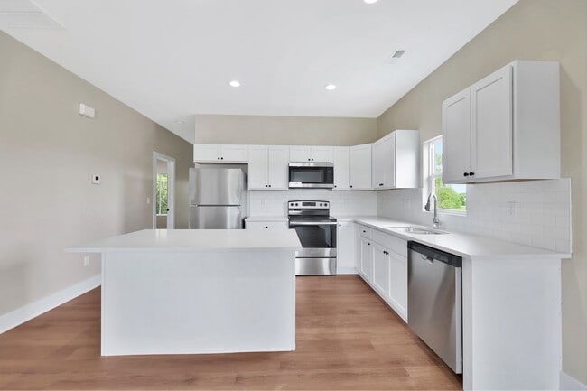 Building Photo - 357 Turnpike Rd