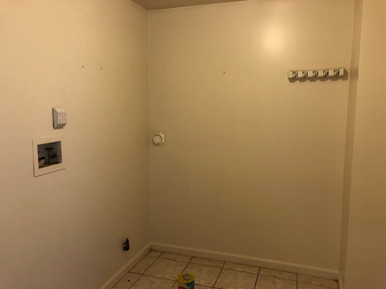 Laundry Room - 76 Port Ave