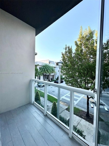 Building Photo - 10560 NW 63rd Terrace