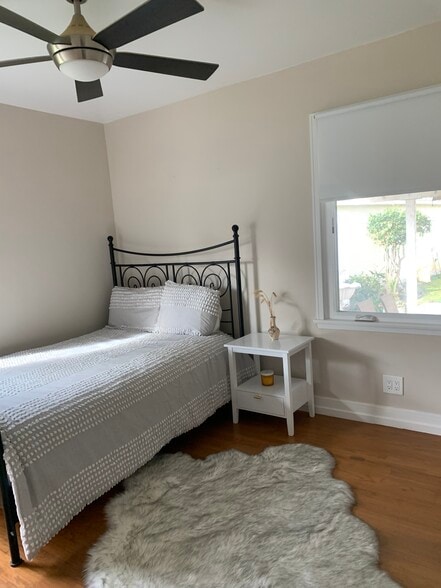 Building Photo - 467 E 44th Cir