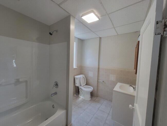 Building Photo - 516 2nd Ave S