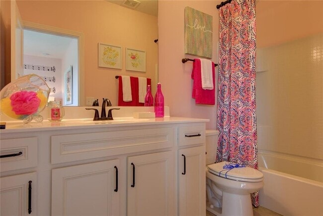 Building Photo - 3328 Pace Dr