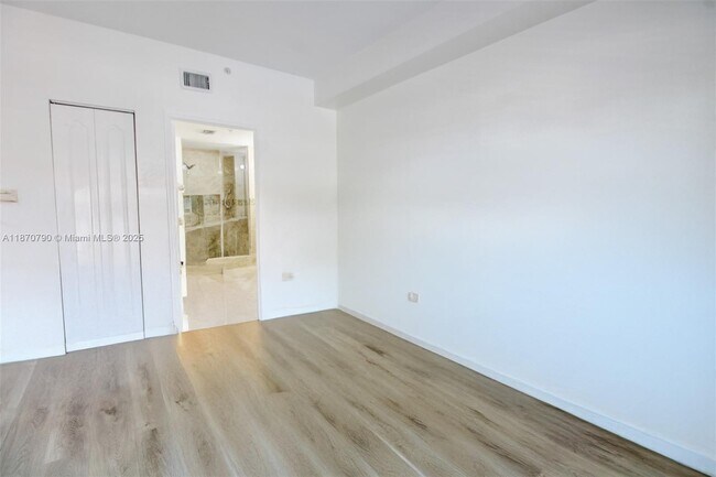 Building Photo - 17425 NW 75th Pl