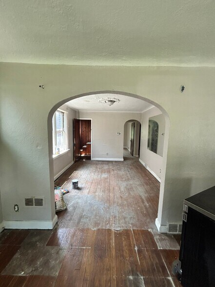 Building Photo - 5828 Ferris Ave