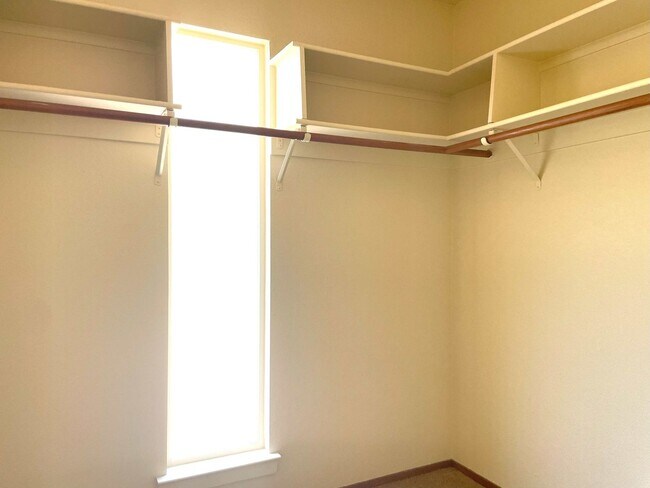 Building Photo - Golf course 3/2 home in Lake Wildwood, Pen...