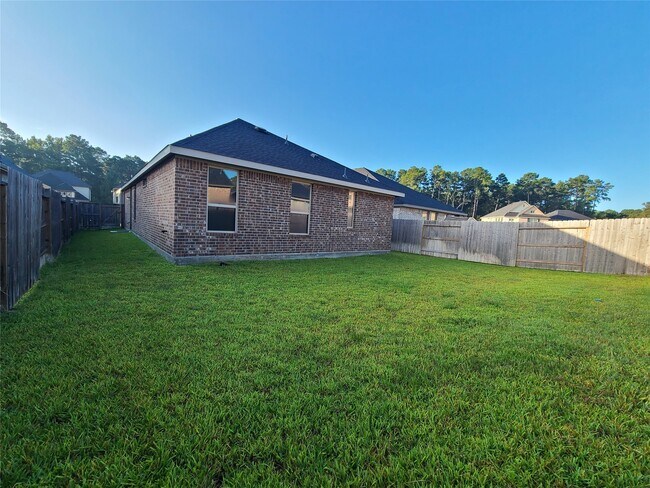 Building Photo - 2122 Rosewood Pnes Ln