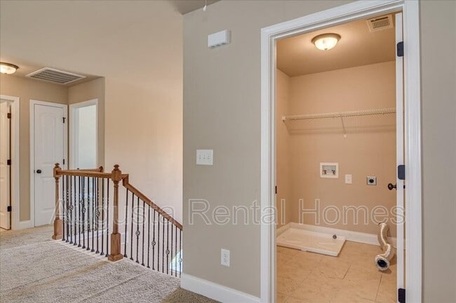 Building Photo - 3814 Berkshire Way