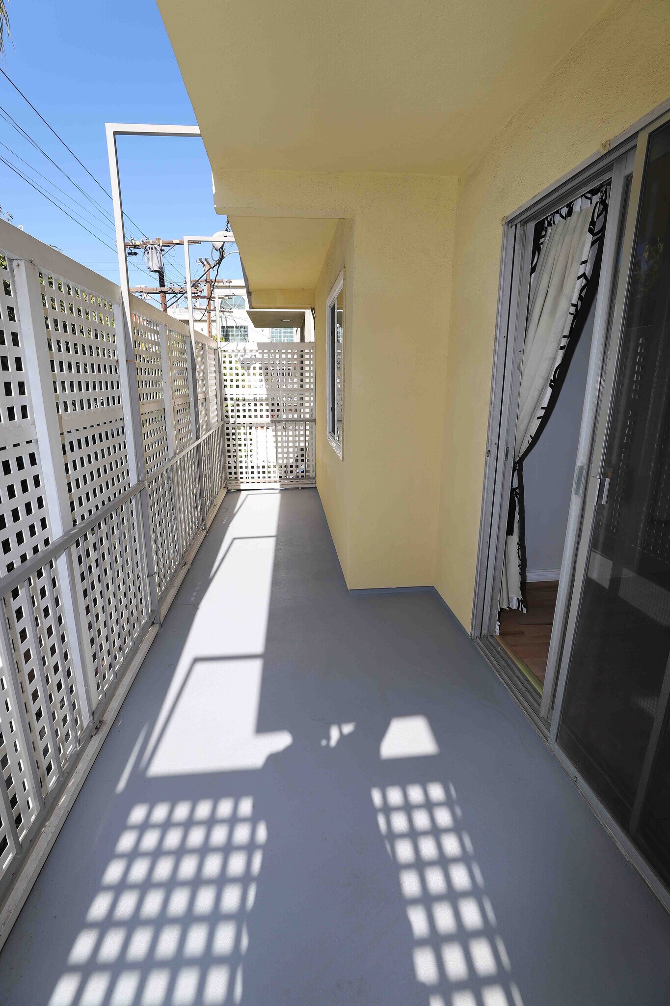 Building Photo - 1025 S Sherbourne Dr