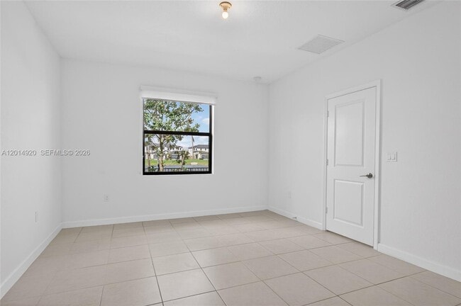 Building Photo - 4981 Peacock Wy