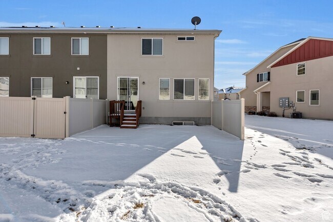 Building Photo - 3234 W Desert Lily Dr