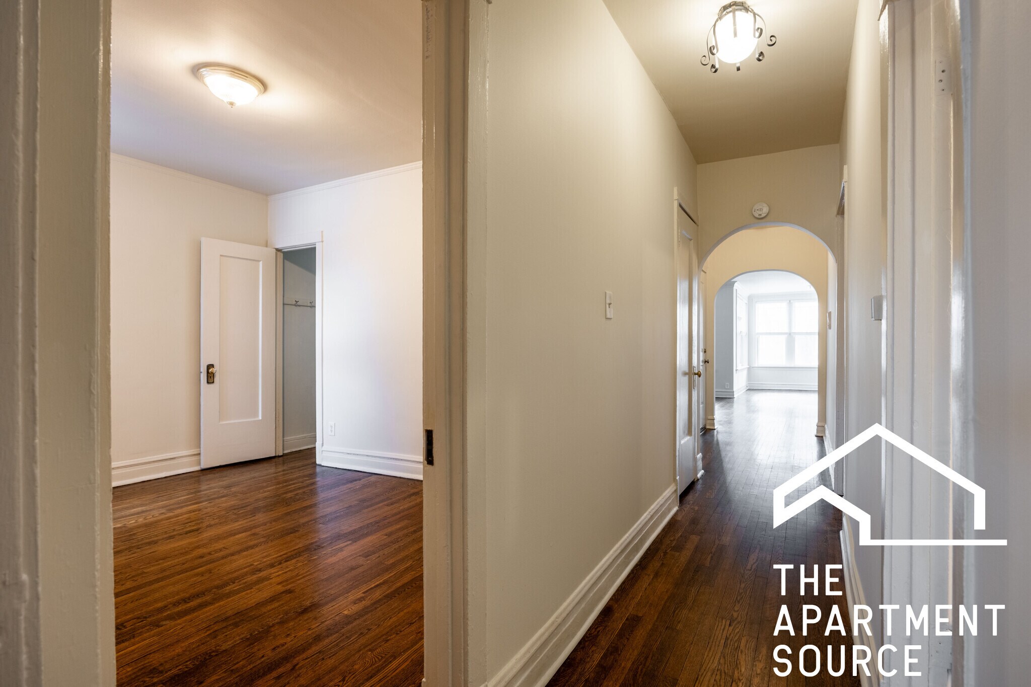 Building Photo - 1432 W Jonquil Terrace