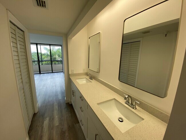 Building Photo - 6320 Boca Del Mar Dr