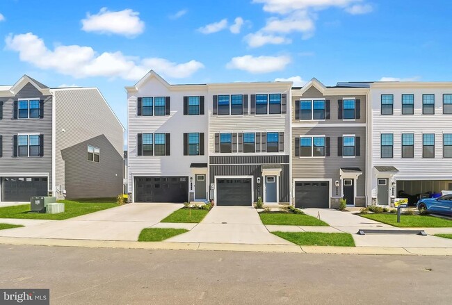 Building Photo - 466 Still Feather Ave