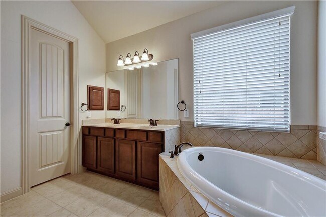 Building Photo - 645 Clear Springs Hollow