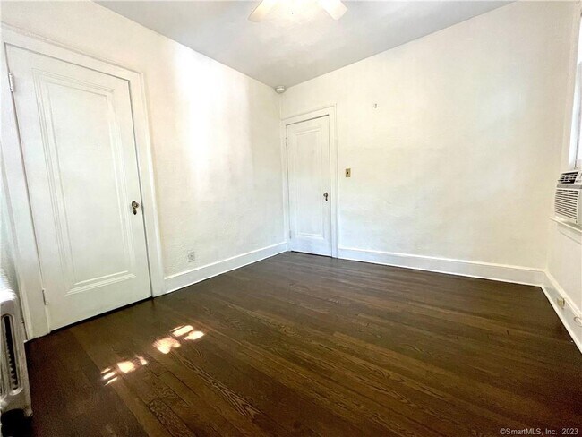 Building Photo - 294 Fountain St