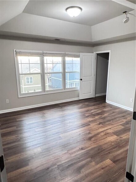 Building Photo - 3657 Princeton Ave