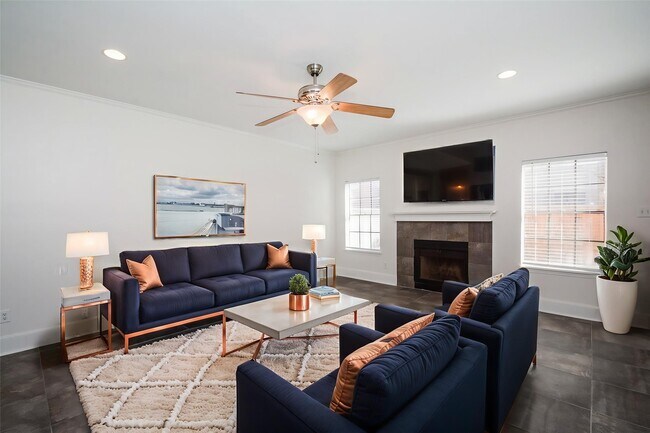 Building Photo - 9850 Pagewood Ln