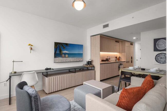 Building Photo - 225 N Miami Ave