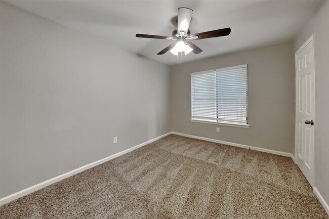 Building Photo - 7323 Livery Ln