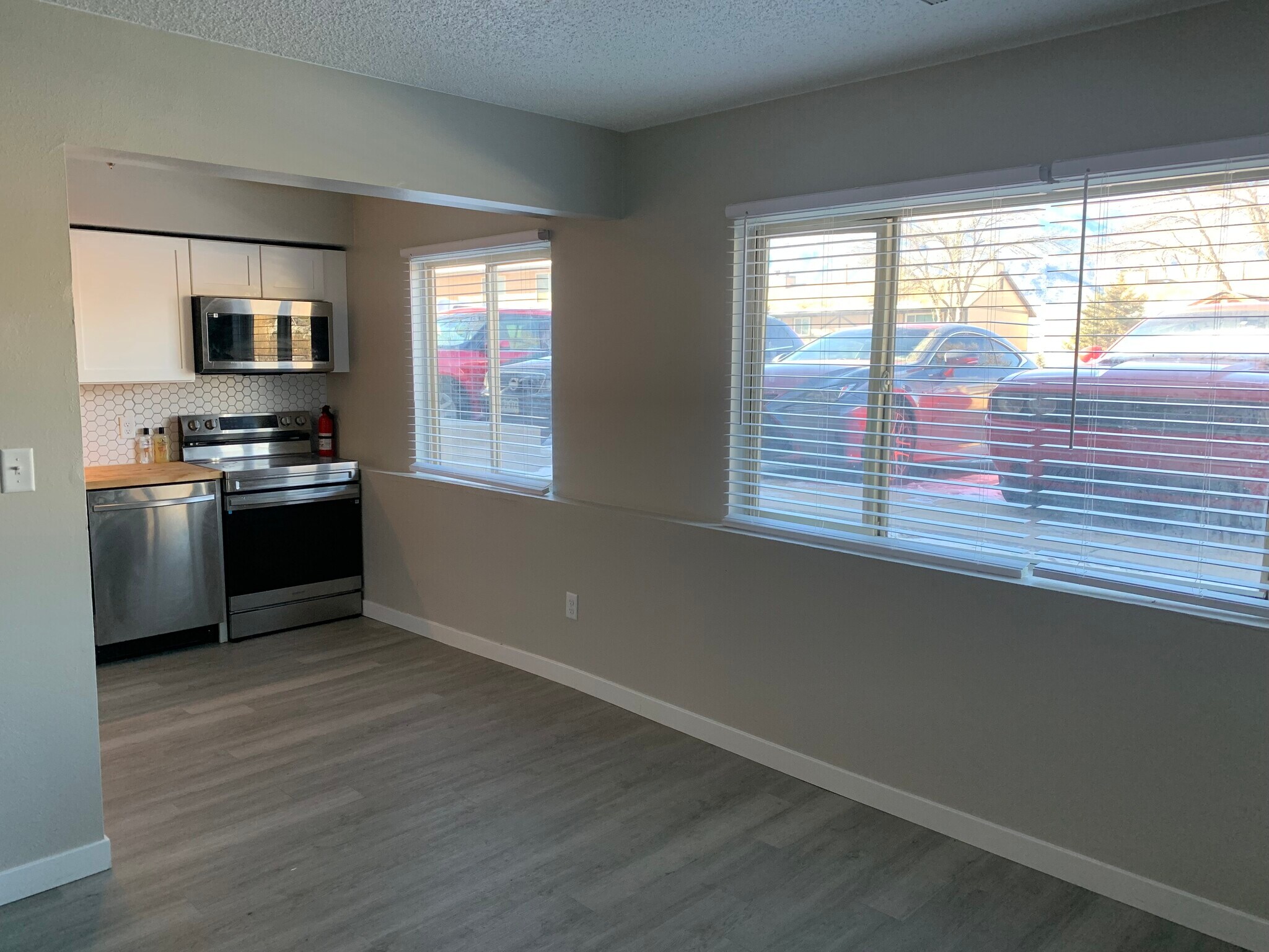 Building Photo - 1435 Manitou Blvd