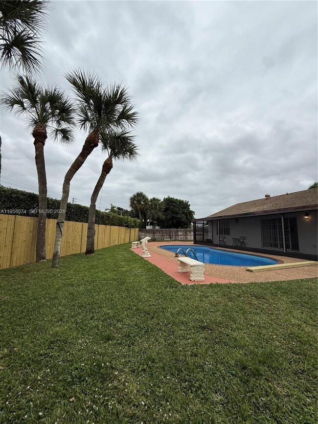 Building Photo - 19253 Carolina Cir